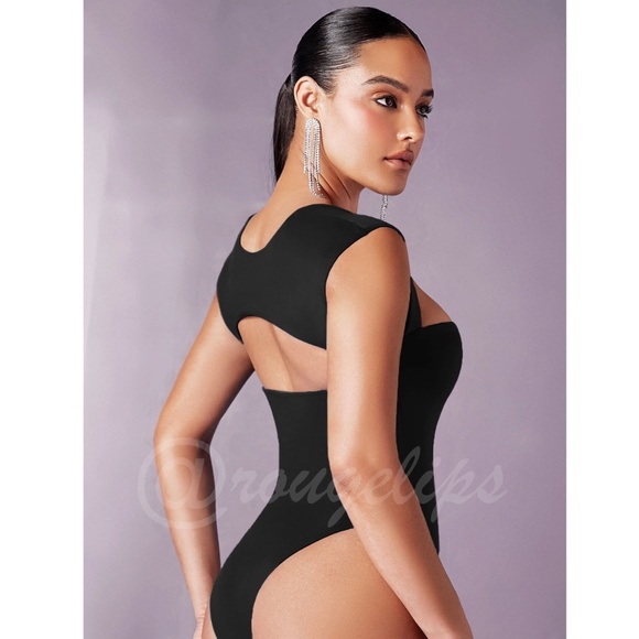 Black Slim Fit Bodysuit Sweetheart Décolleté Neckline Cut Out Back - Picture 6 of 8